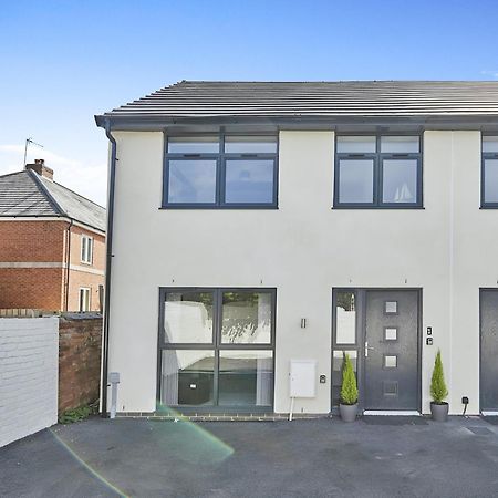 Modern Home In Derby City Centre - Free Gated Parking Extérieur photo