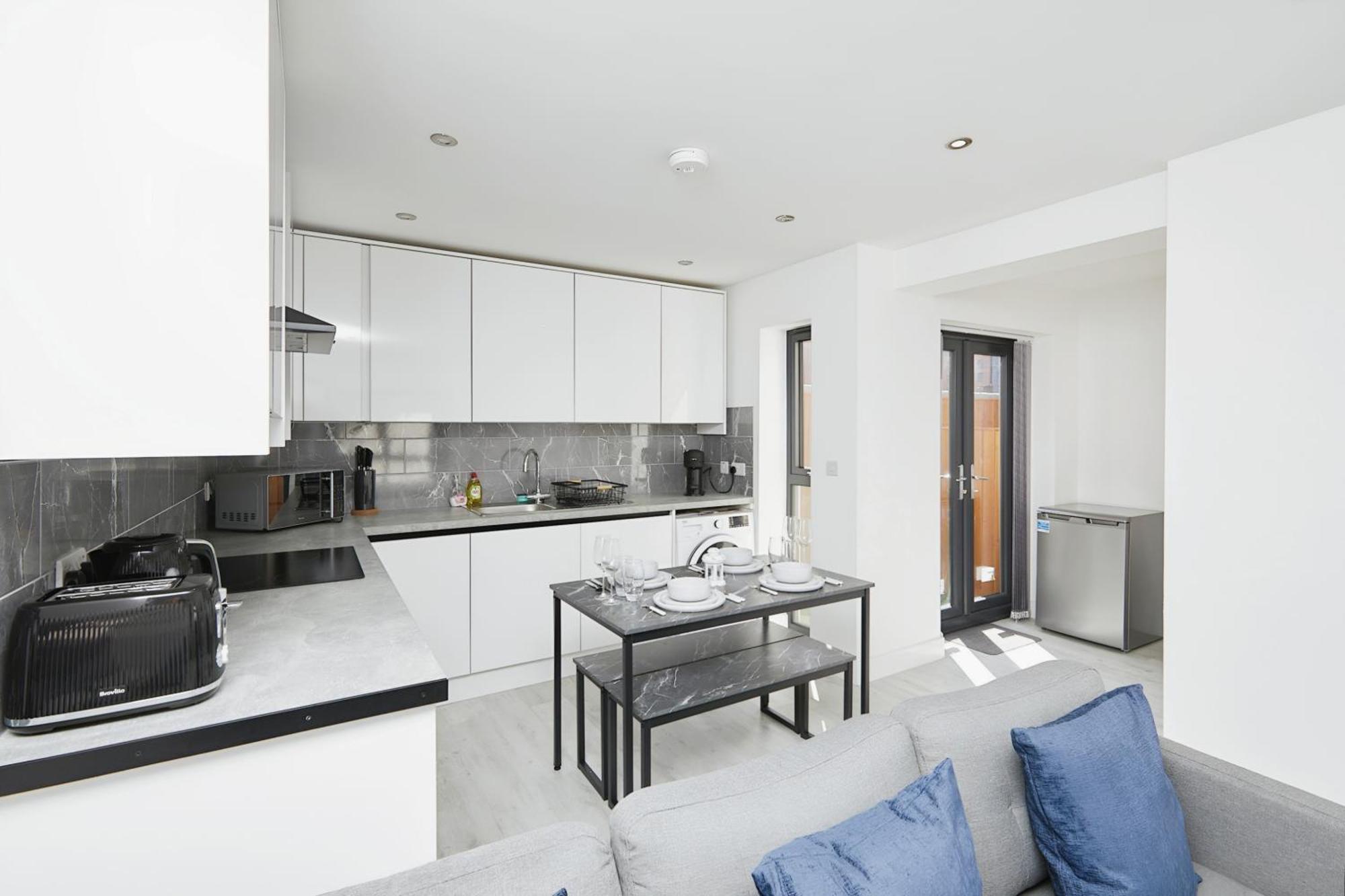 Modern Home In Derby City Centre - Free Gated Parking Extérieur photo